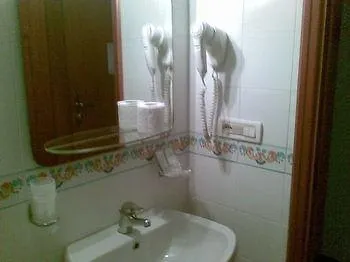 丽城特莱瑞酒店 3* 卡普里